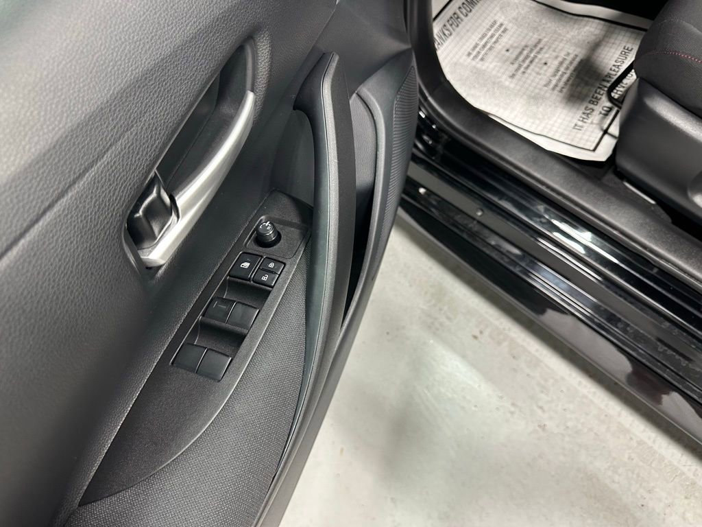 Used 2026 Toyota Corolla SE FWD image 9