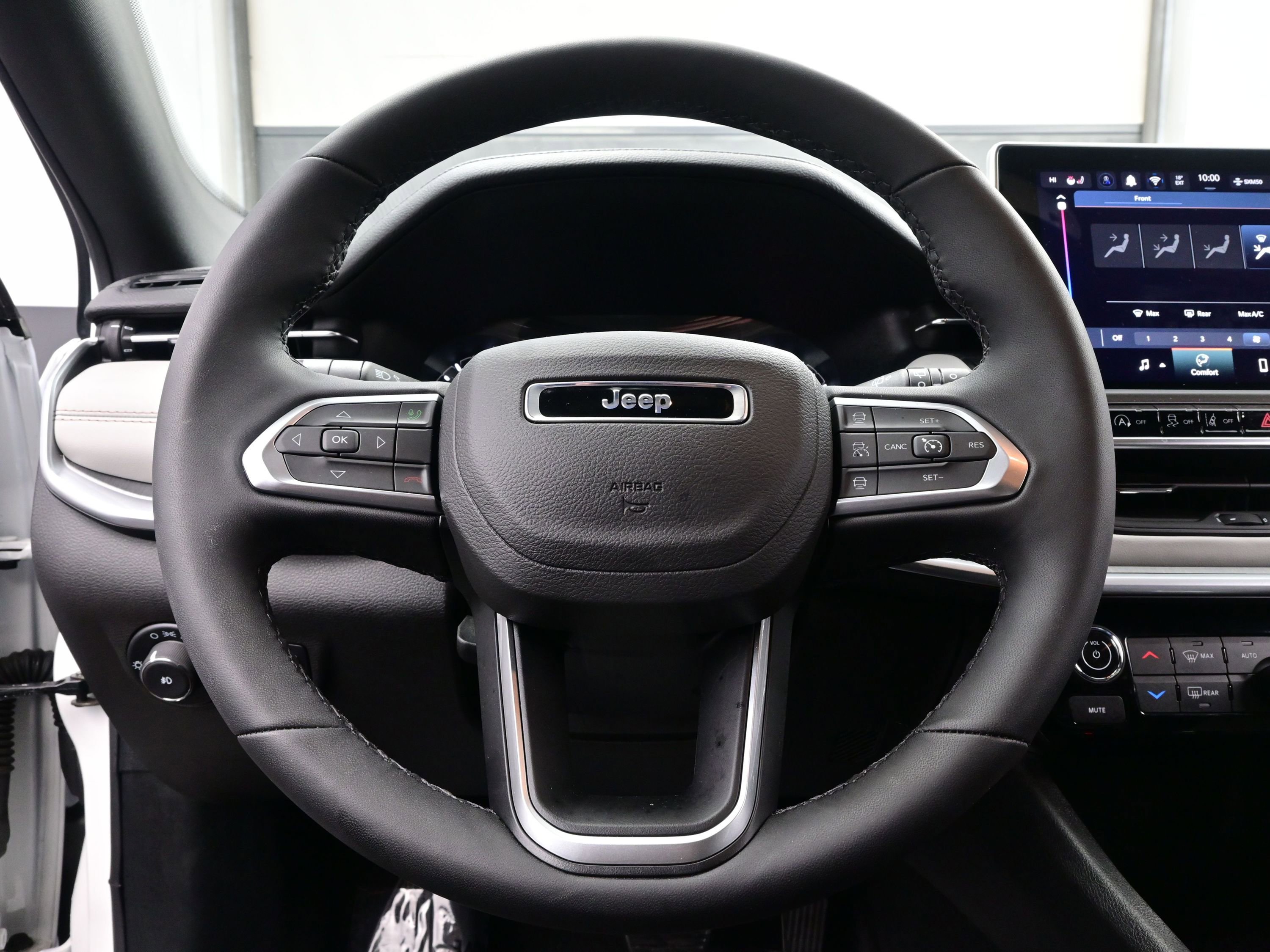 Used 2025 Jeep Compass Limited image 23
