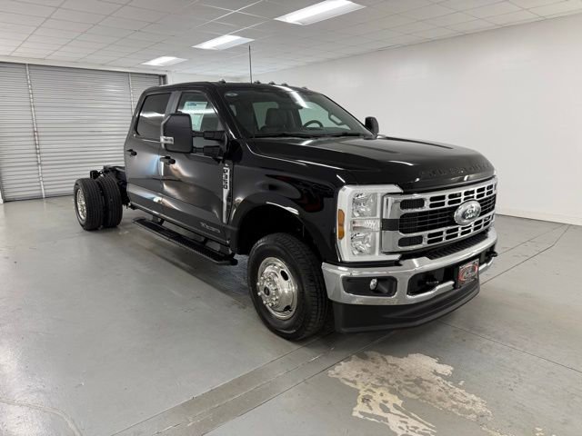 New 2026 Ford F350 XL w/ XL Chrome Package image 3