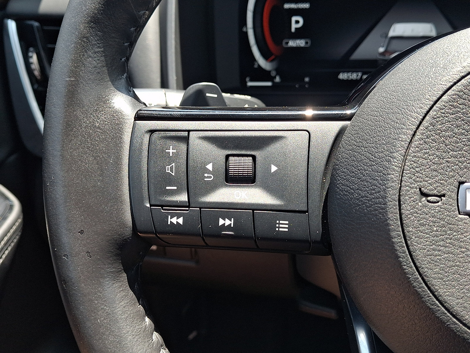 Used 2022 Nissan Rogue Platinum w/ Head-Up Display Package AWD/4WD image 21