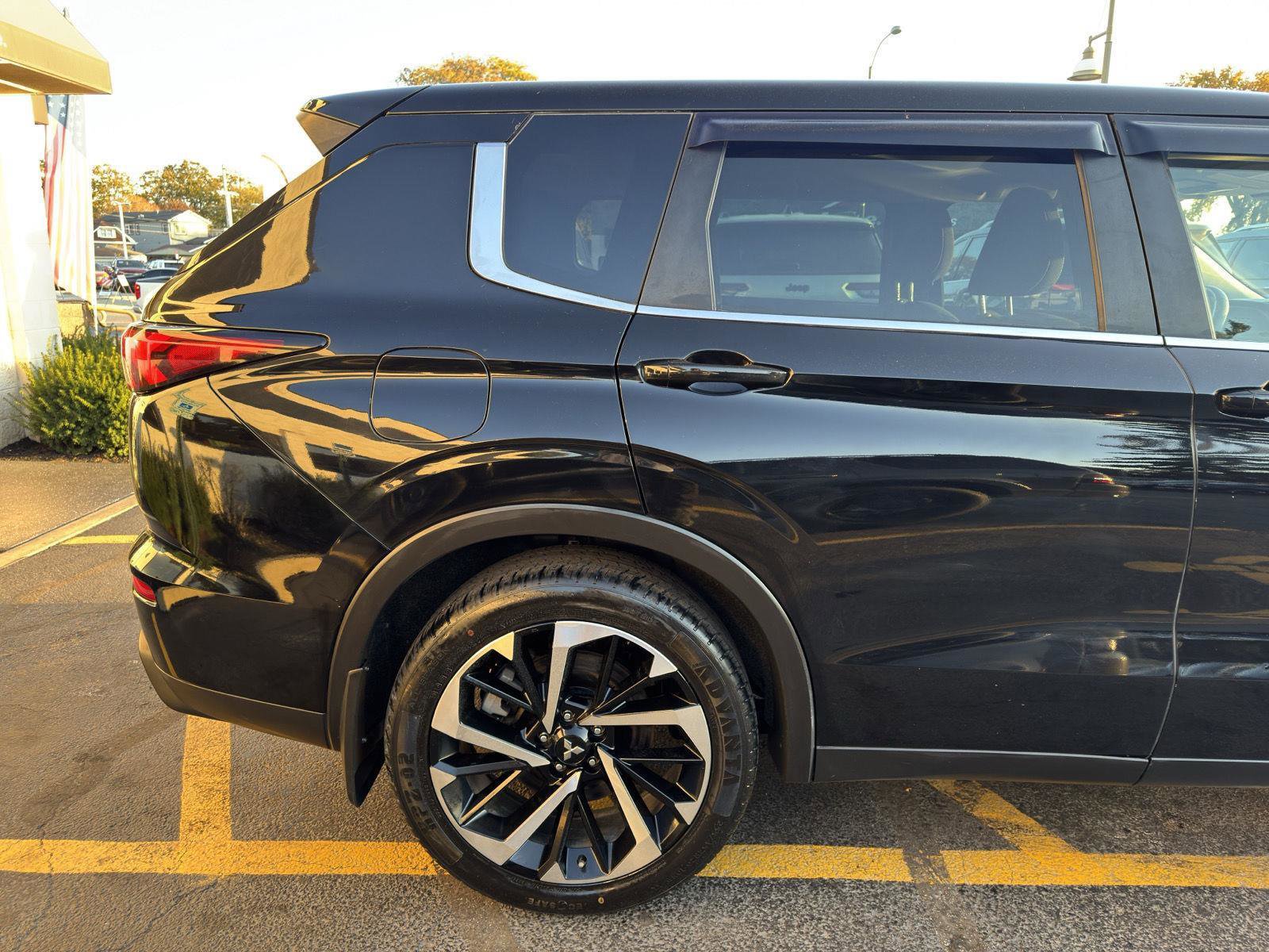 Used 2022 Mitsubishi Outlander ES image 14