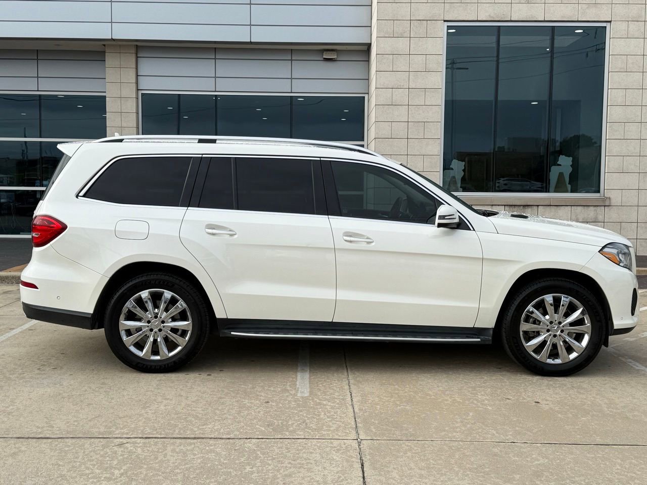 Used 2017 Mercedes-Benz GLS 450 4MATIC image 7