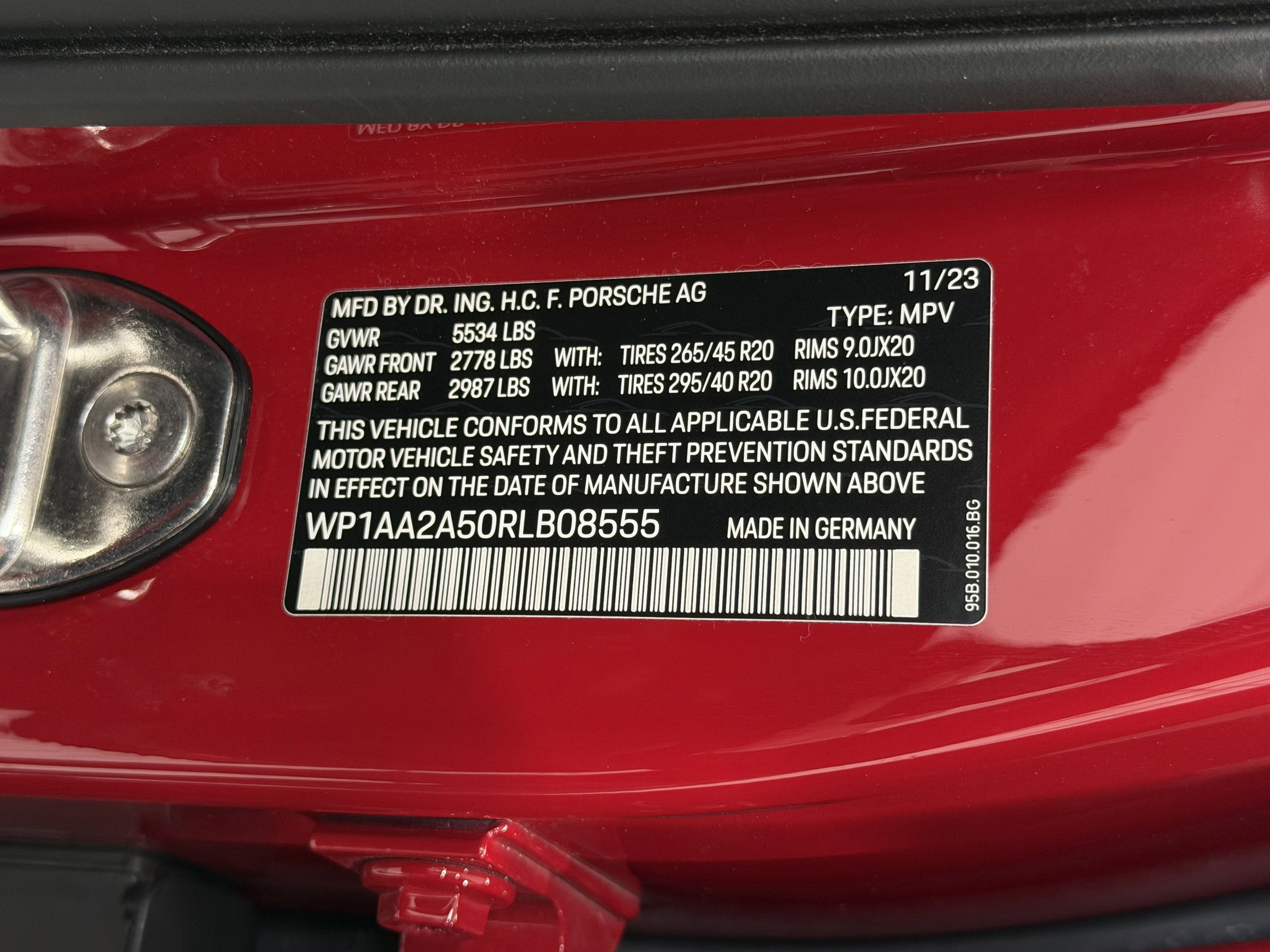 Certified 2024 Porsche Macan image 62