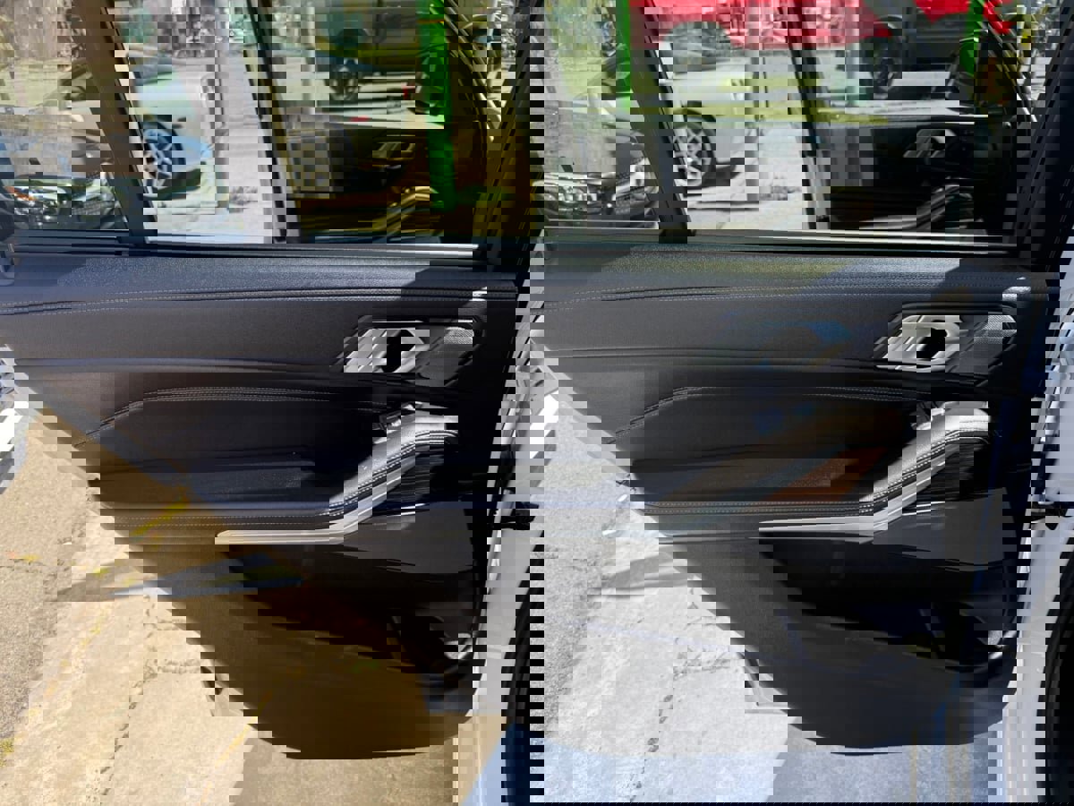 Used 2020 BMW X7 xDrive40i w/ Premium Package image 12