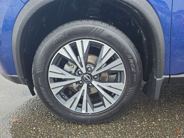 Used 2023 Nissan Rogue SV w/ SV Premium Package image 28
