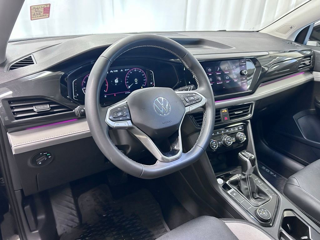 Used 2022 Volkswagen Taos SEL image 2