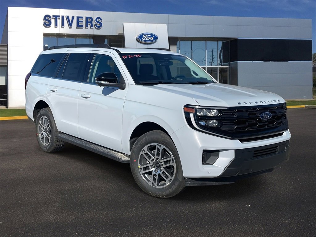 New 2026 Ford Expedition Active image 1
