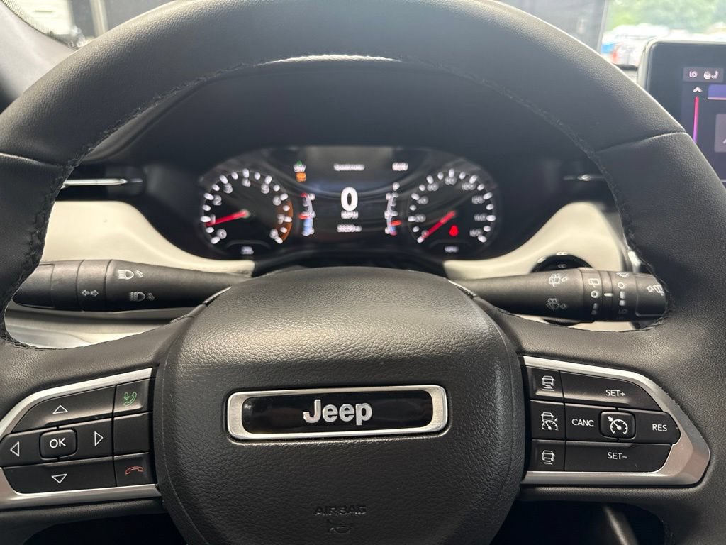 Used 2023 Jeep Compass Limited w/ Elite Group AWD/4WD image 18