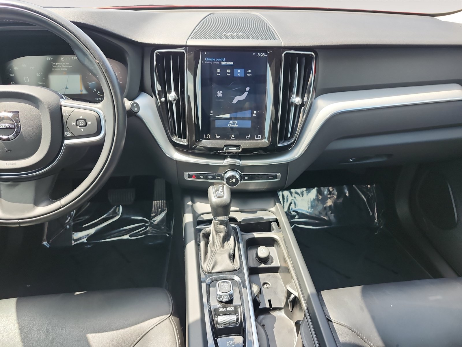 Used 2019 Volvo XC60 T5 Momentum w/ Protection Package AWD/4WD image 11