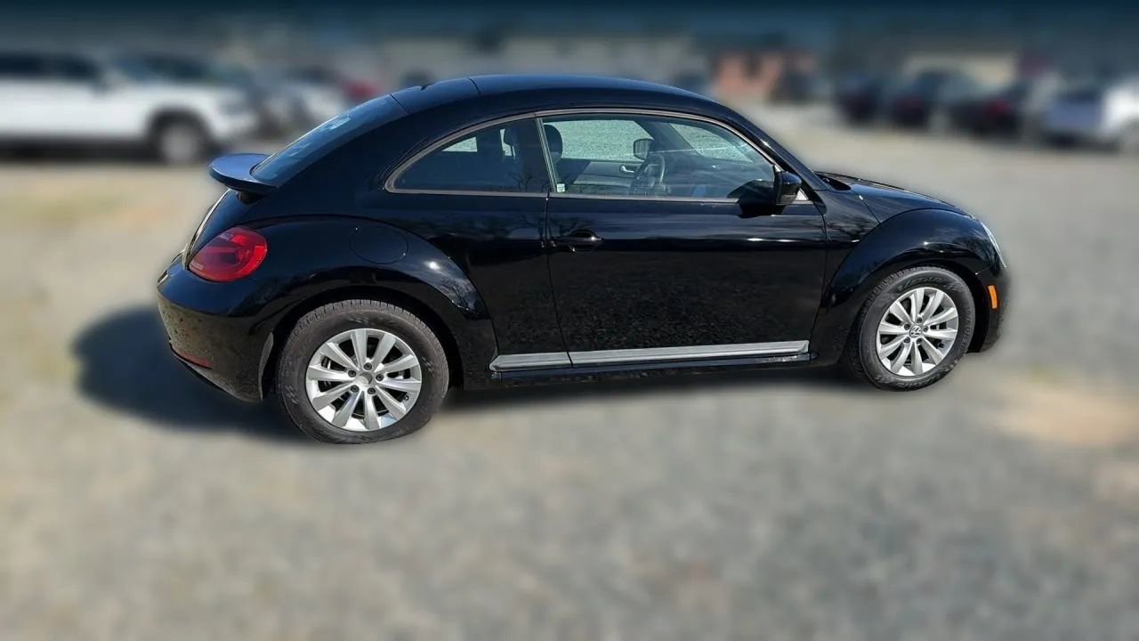 Used 2015 Volkswagen Beetle 1.8T FWD image 29