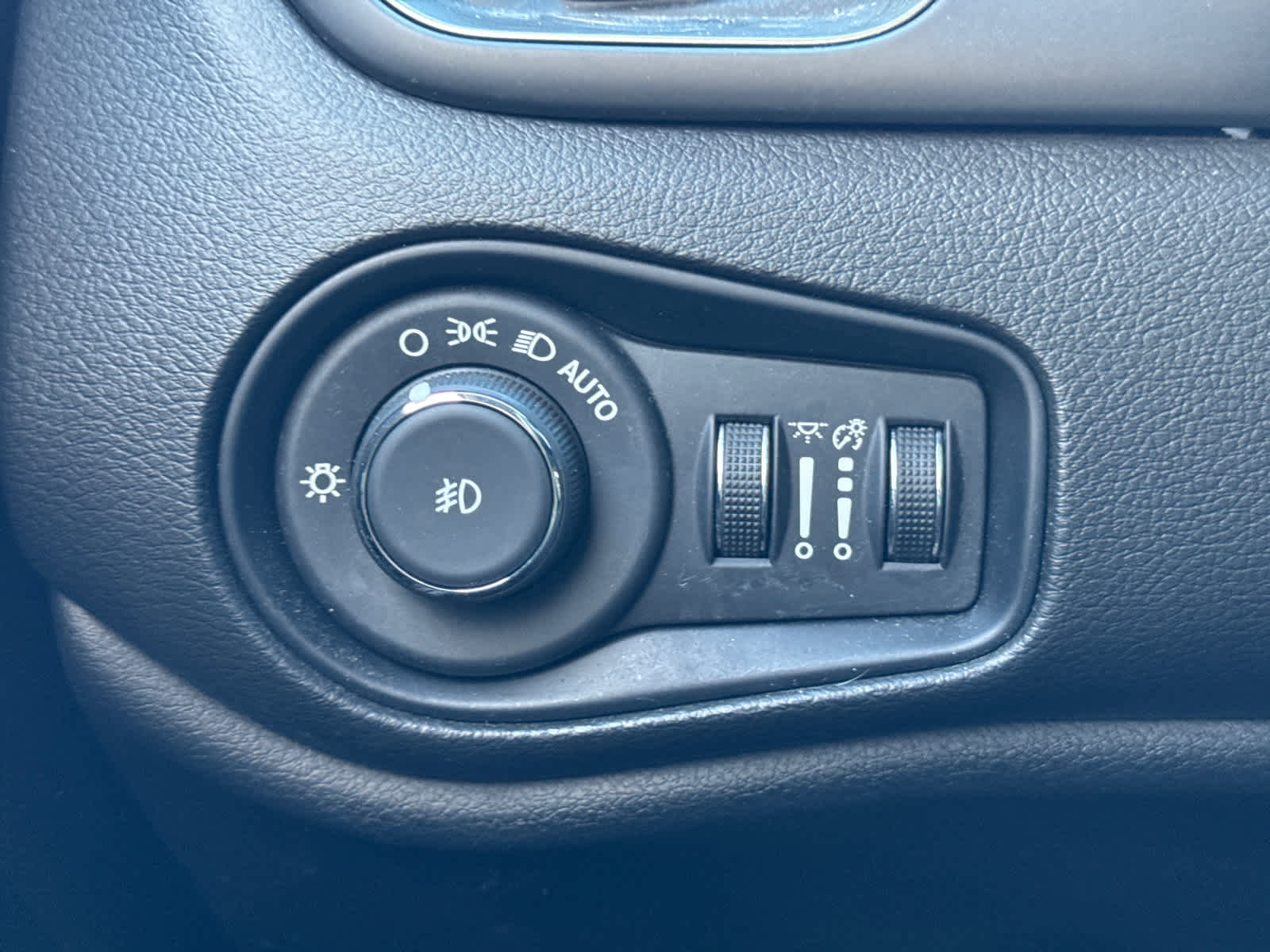 Used 2022 Jeep Renegade Latitude w/ Convenience Group image 22