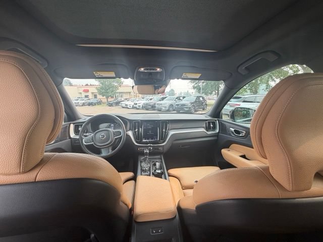 Used 2019 Volvo XC60 T6 Momentum w/ Multimedia Package AWD/4WD image 14