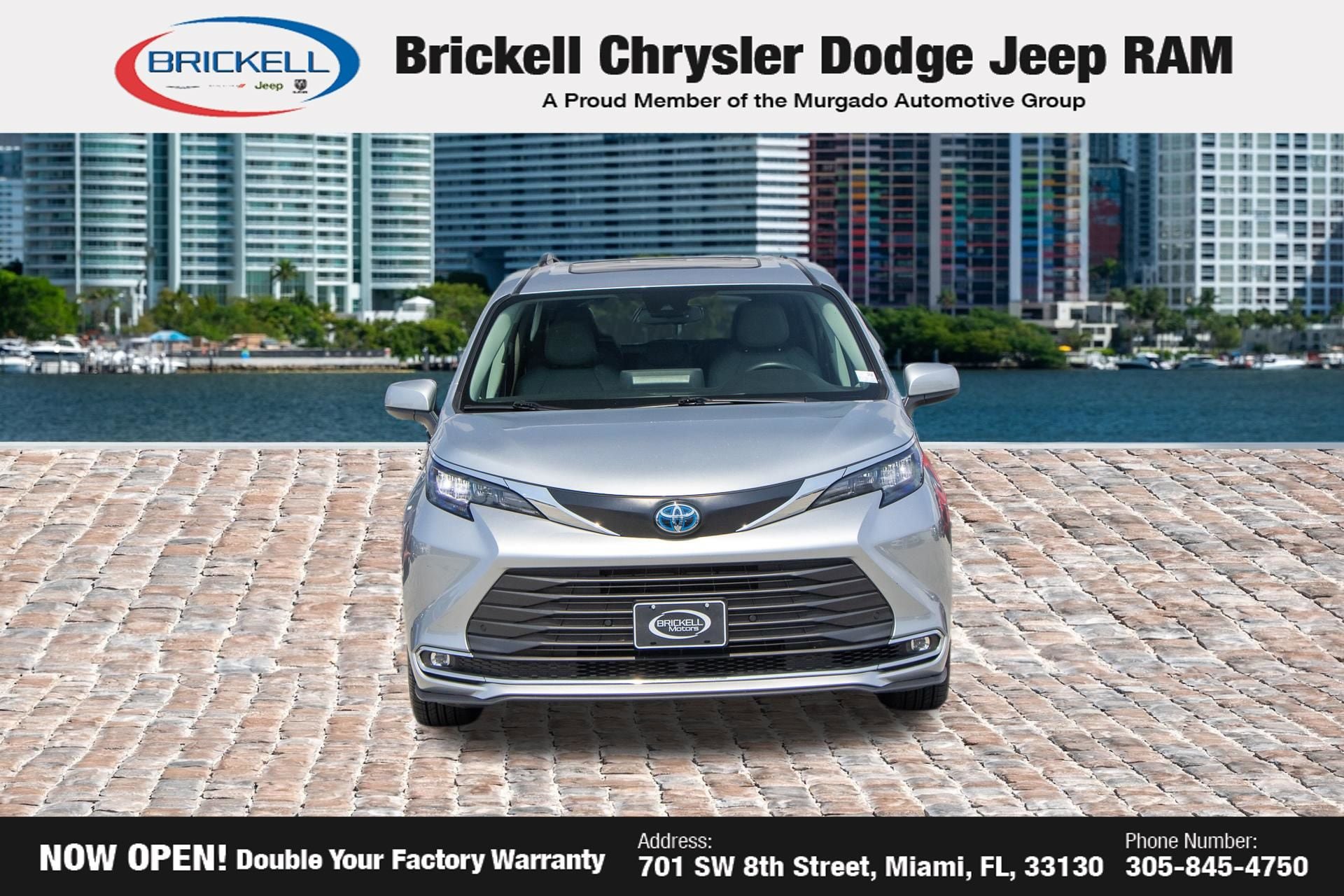 Used 2024 Toyota Sienna XLE FWD image 2