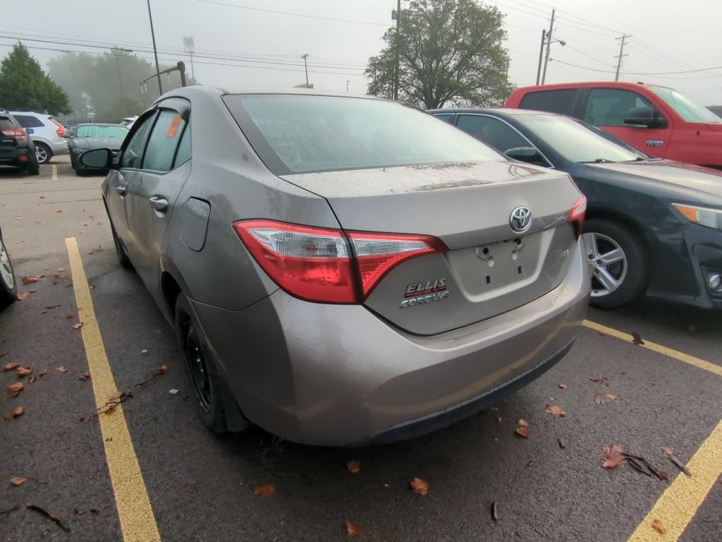 Used 2015 Toyota Corolla LE FWD image 4