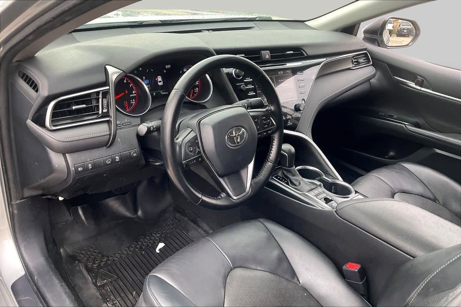 Used 2020 Toyota Camry XSE FWD image 17