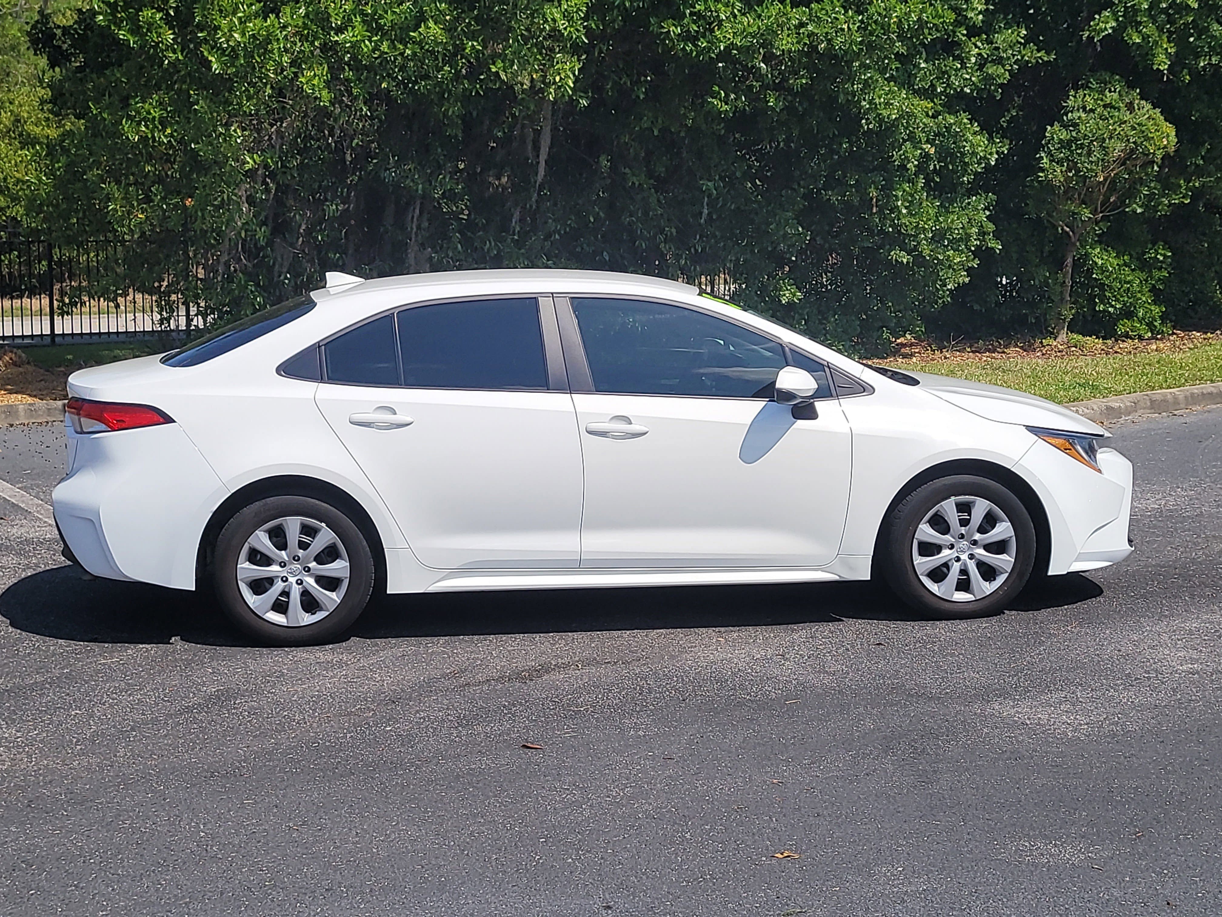 Used 2025 Toyota Corolla LE FWD image 8