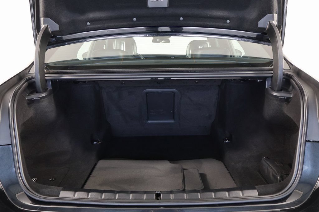 Used 2025 BMW 740i RWD image 14