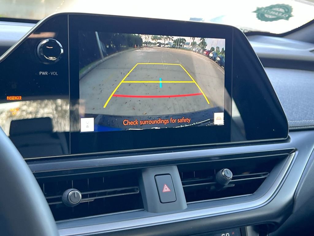 Certified 2025 Lexus UX 300h FWD w/ Accessory Package (Z2) image 16