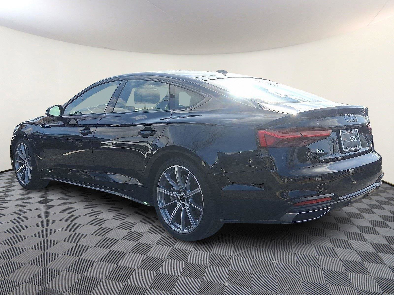 Used 2025 Audi A5 2.0T Premium Plus w/ Convenience Plus Package image 4