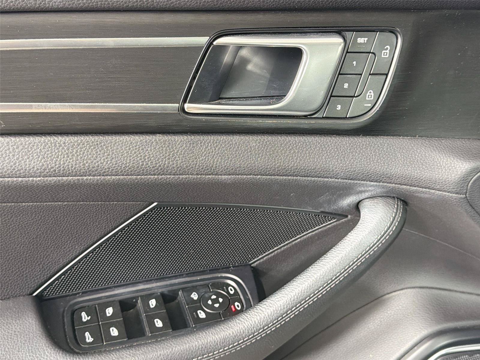 Certified 2023 Porsche Panamera Platinum Edition RWD image 31