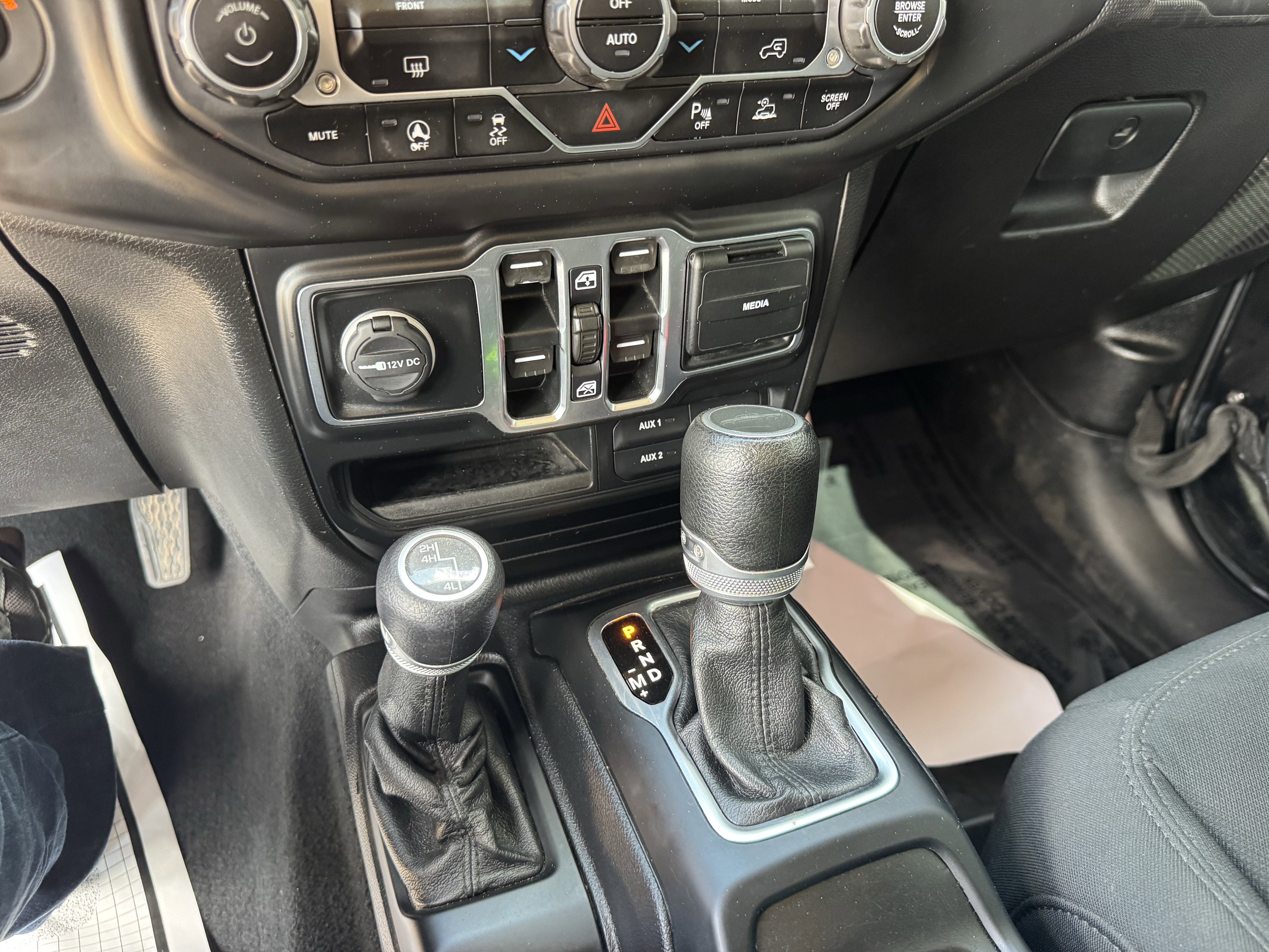 Used 2020 Jeep Gladiator Sport w/ Quick Order Package 24S image 12