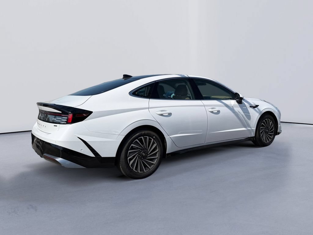 New 2026 Hyundai Sonata Limited FWD image 3
