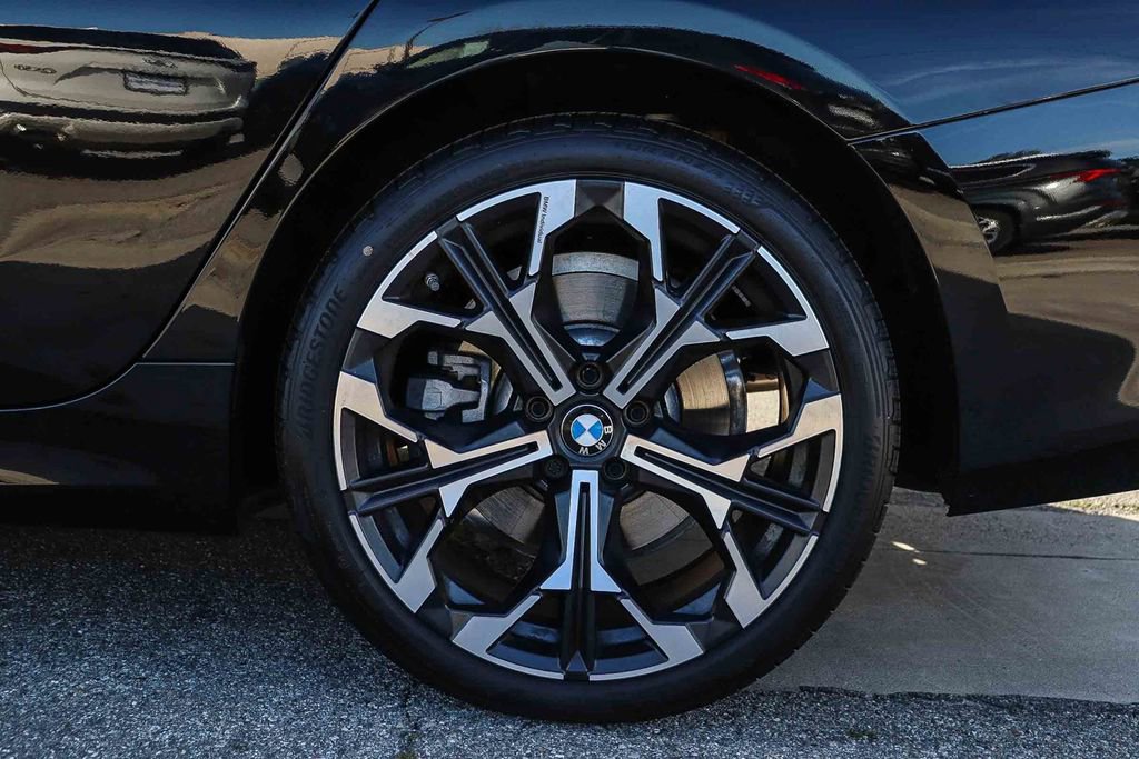 Used 2025 BMW 330i Sedan w/ Premium Package image 10