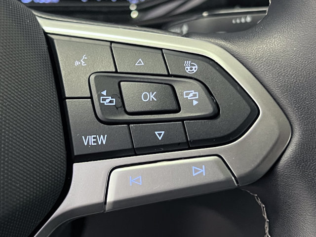 Certified 2025 Volkswagen Taos S FWD image 21