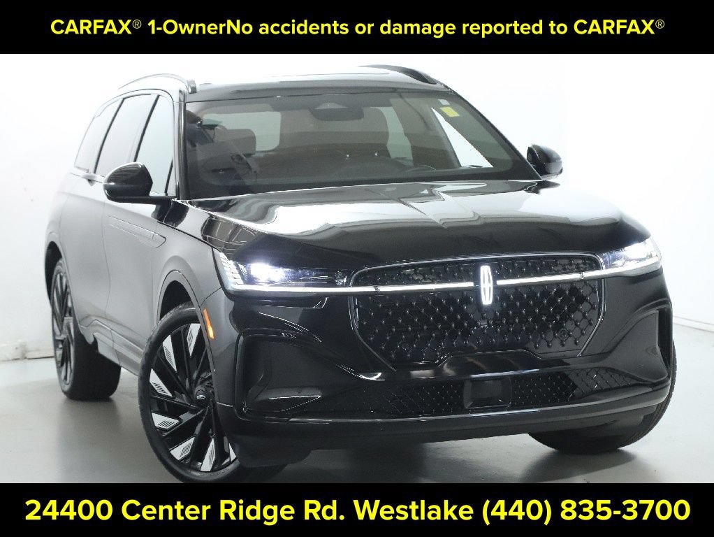 Certified 2025 Lincoln Nautilus Reserve w/ Jet Appearance Package AWD/4WD image 2