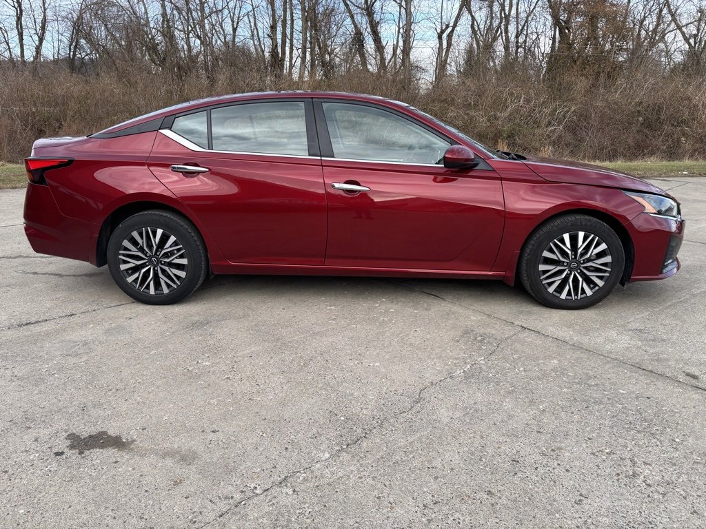 Used 2023 Nissan Altima 2.5 SV image 8