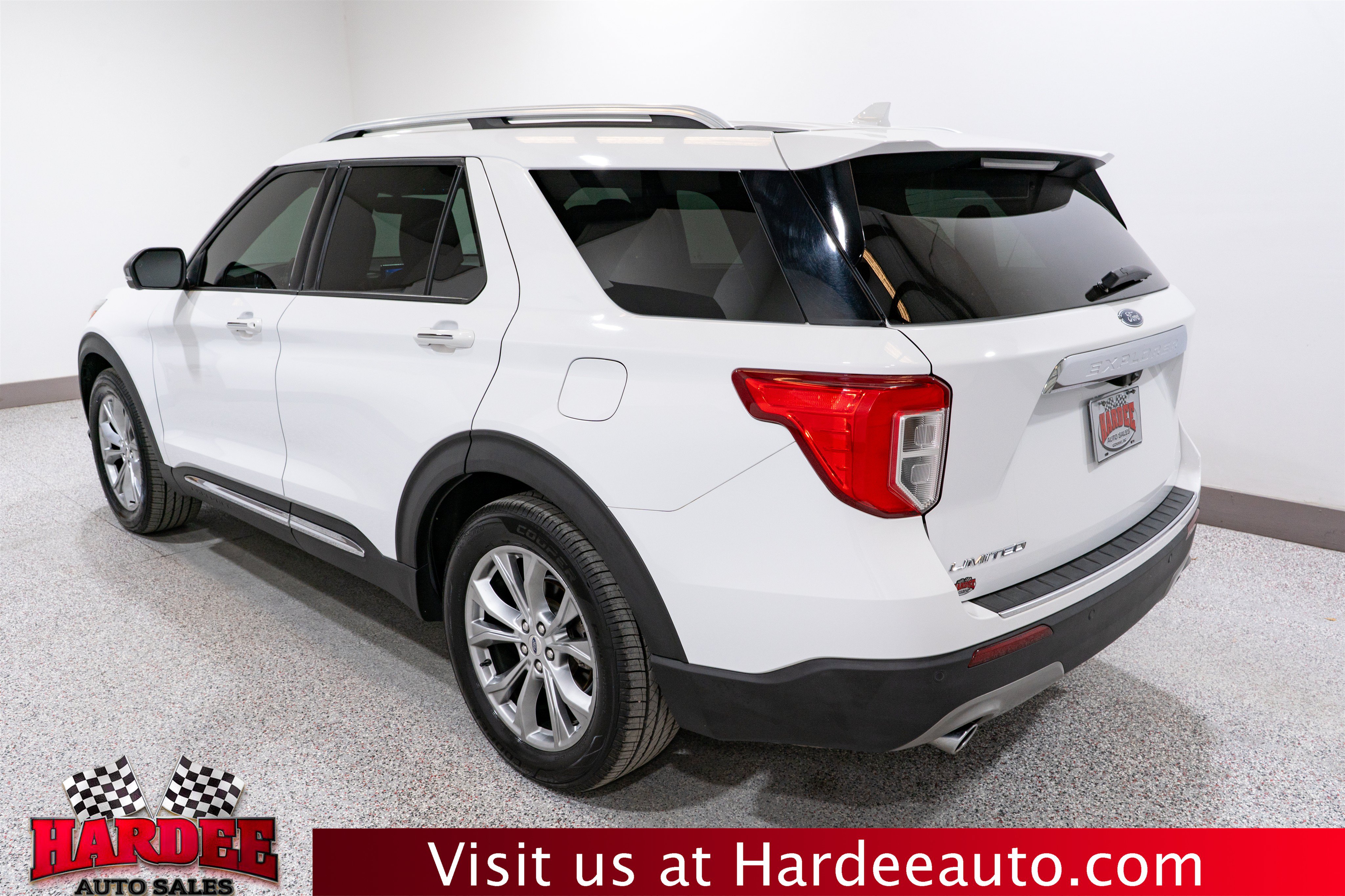 Used 2021 Ford Explorer Limited w/ Equipment Group 301A RWD image 3