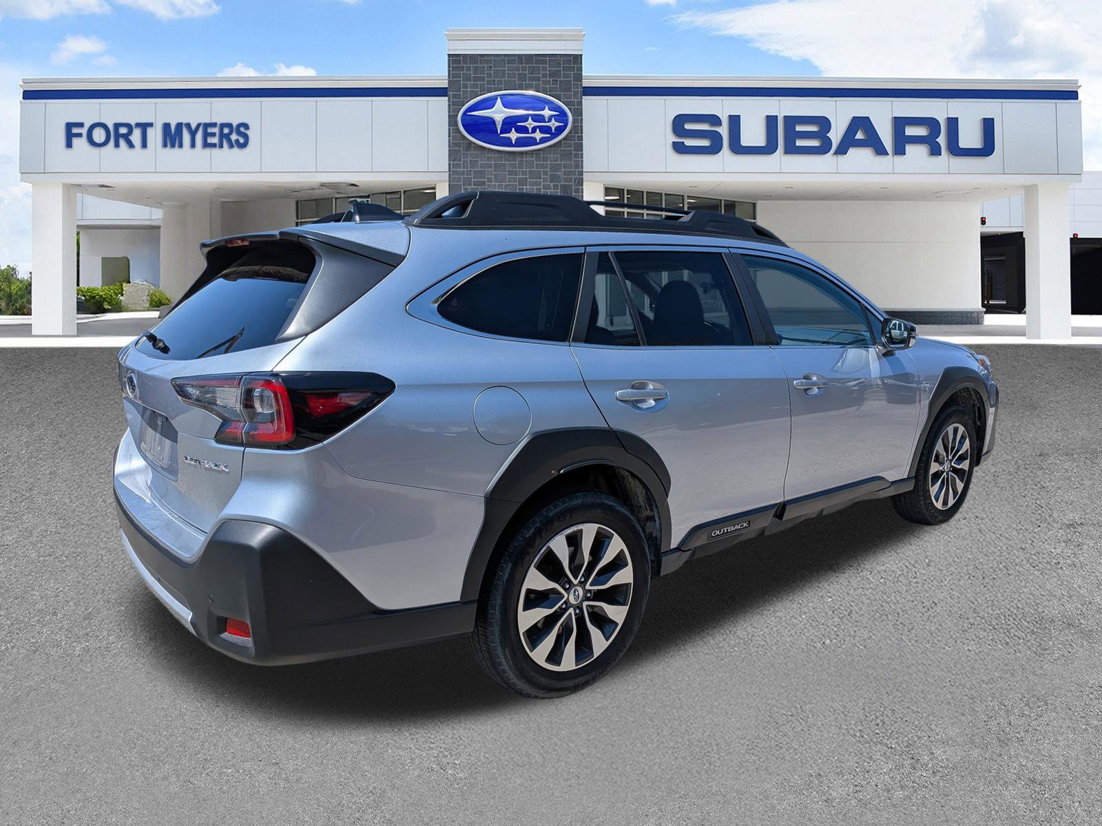 Certified 2023 Subaru Outback Limited AWD/4WD image 4