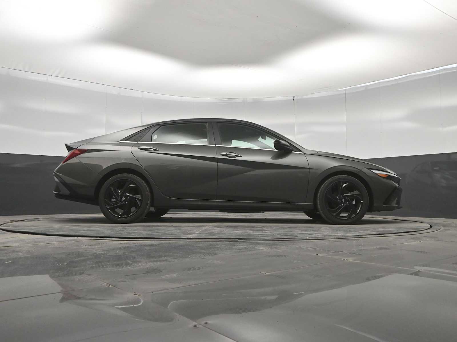 New 2026 Hyundai Elantra SEL Sport Premium FWD image 40
