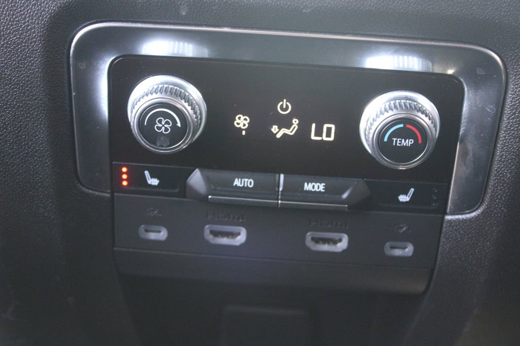 Used 2023 GMC Yukon Denali Ultimate w/ LPO, Floor Liner Package image 30