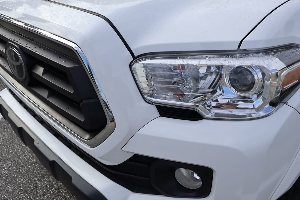 Used 2023 Toyota Tacoma SR5 AWD/4WD image 3