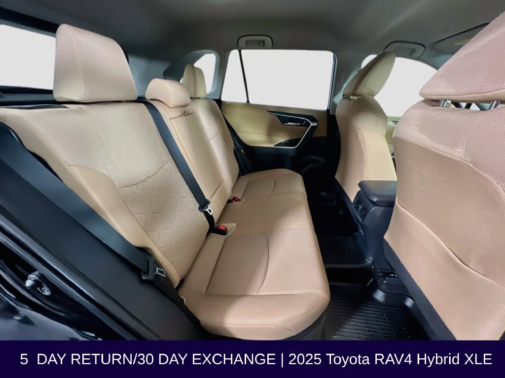 Used 2025 Toyota RAV4 XLE AWD/4WD image 30
