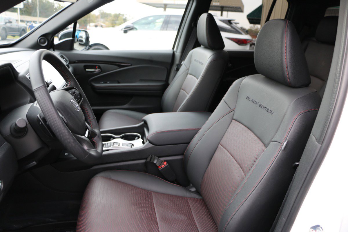Used 2025 Honda Ridgeline Black Edition image 29