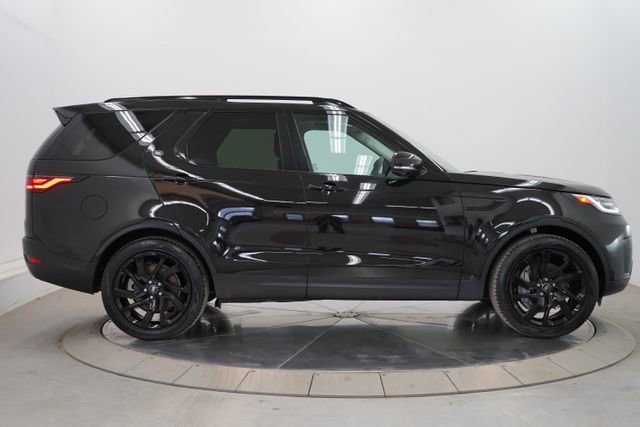Used 2024 Land Rover Discovery S image 8