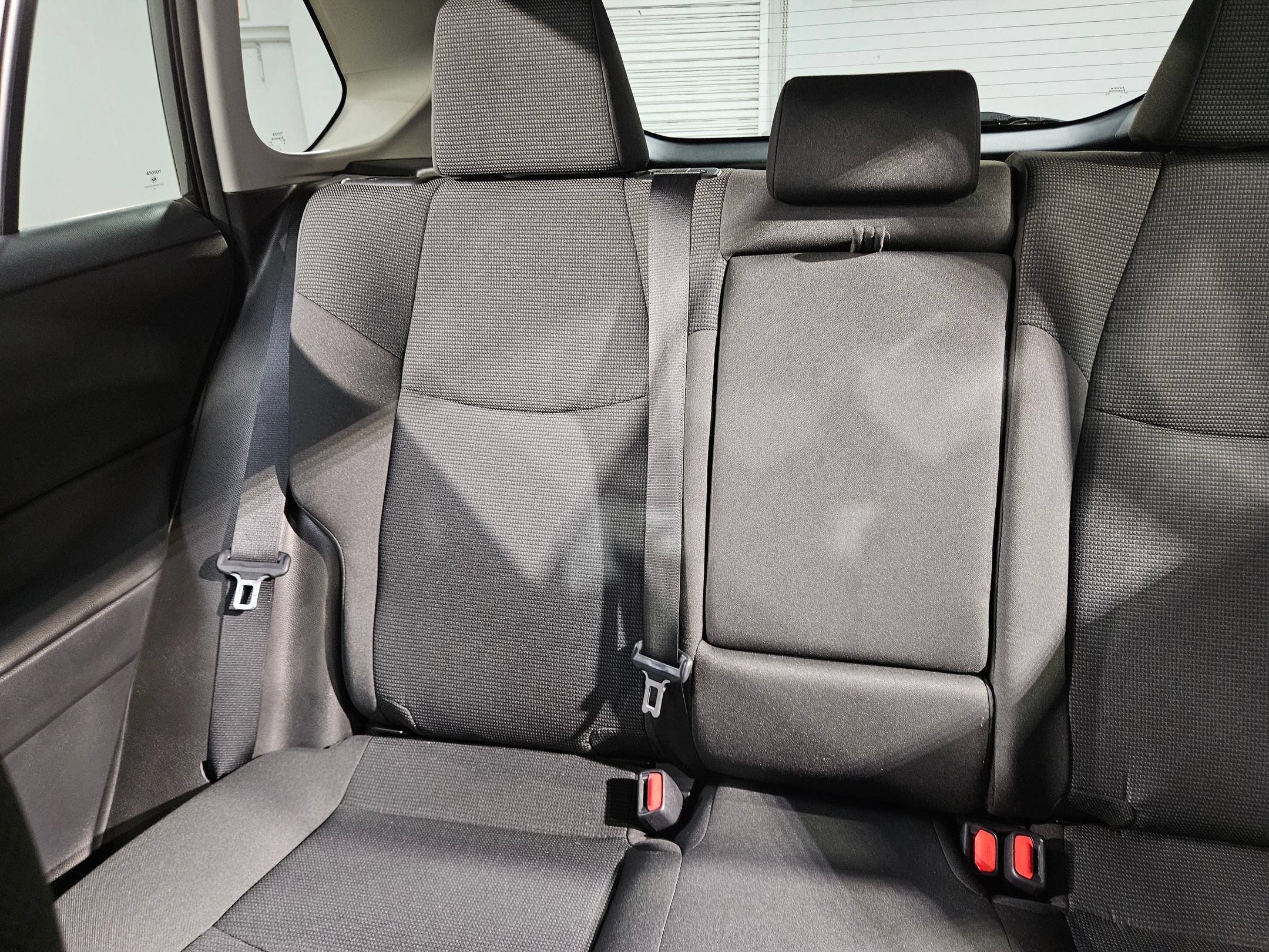 Used 2022 Toyota RAV4 LE AWD/4WD image 12