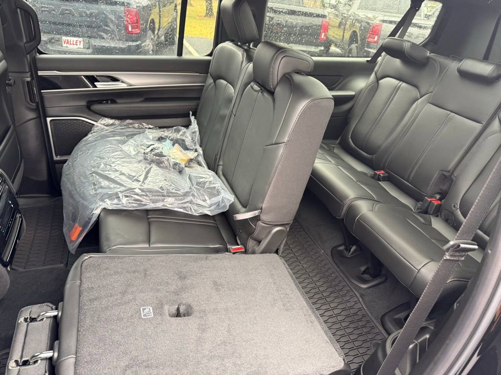 New 2026 Jeep Grand Wagoneer L 4WD image 37