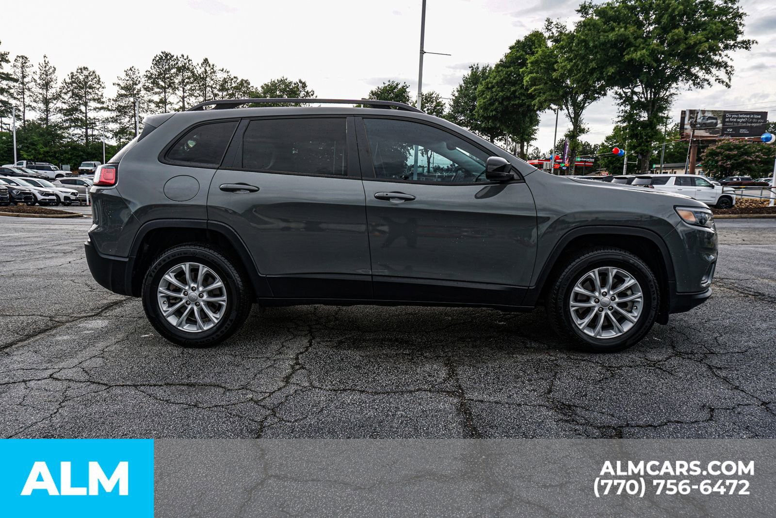 Used 2022 Jeep Cherokee Latitude Lux w/ Sun & Sound Group AWD/4WD image 11