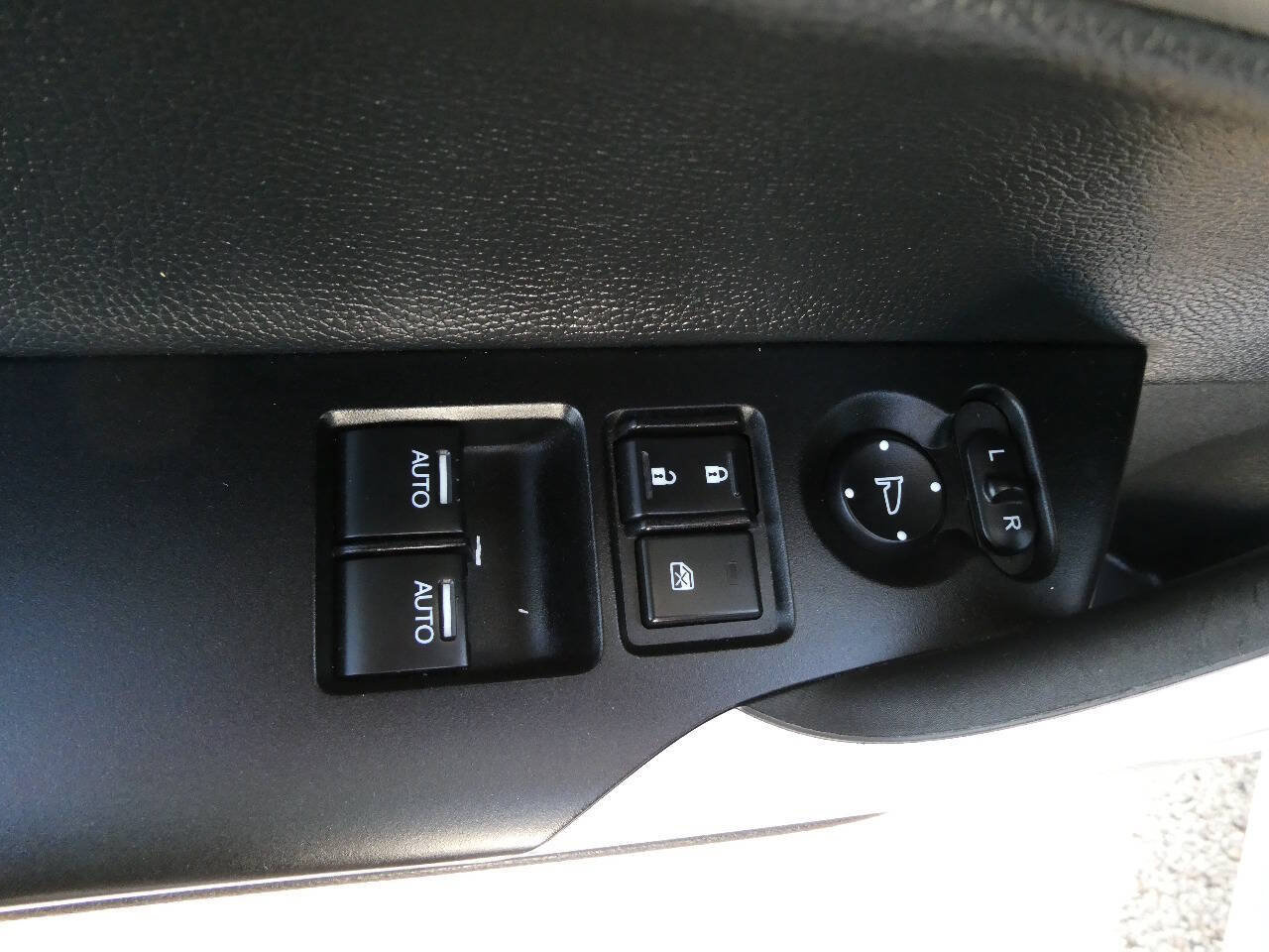 Used 2015 Honda Accord EX-L image 26