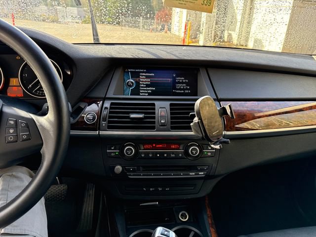Used 2011 BMW X5 xDrive35d image 23