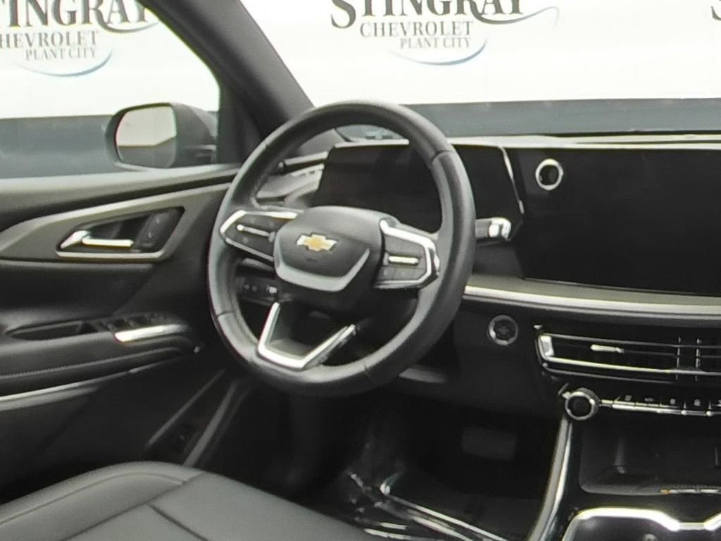 Used 2026 Chevrolet Traverse LT FWD image 16