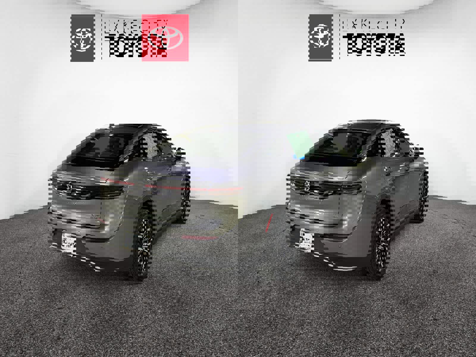 Used 2023 Toyota Crown Limited image 7