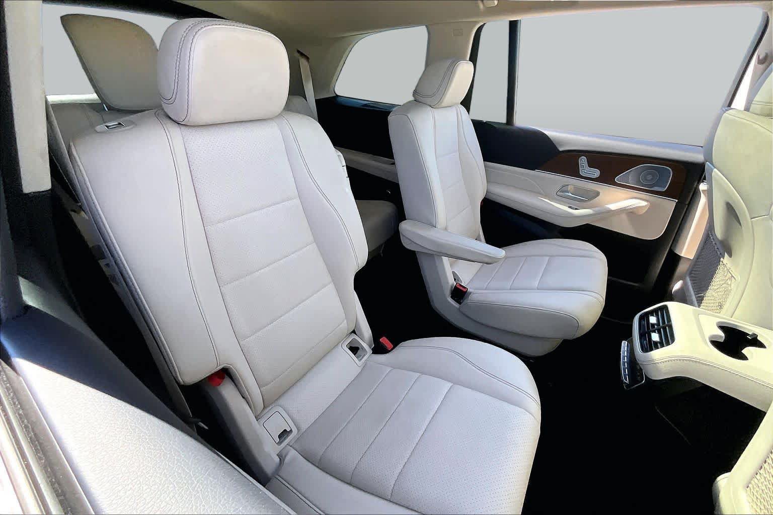 Used 2024 Mercedes-Benz GLS 450 4MATIC image 18