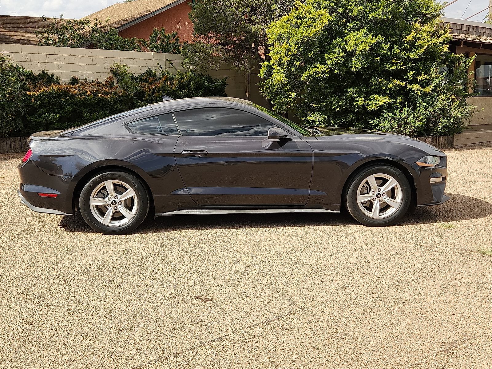Used 2022 Ford Mustang Coupe RWD image 5
