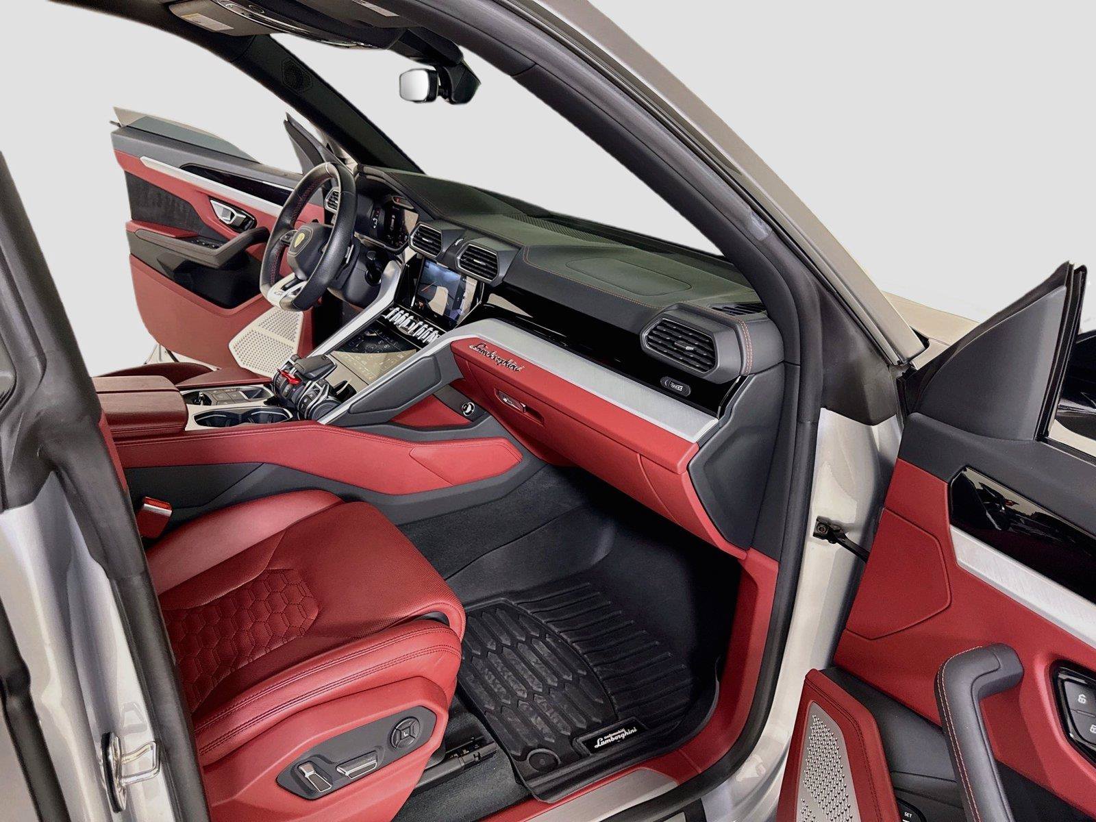 Used 2022 Lamborghini Urus AWD/4WD image 29
