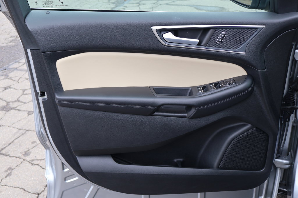 Used 2024 Ford Edge SEL w/ Convenience Package AWD/4WD image 16