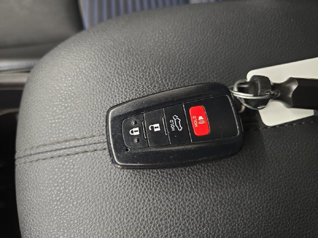 Used 2022 Toyota RAV4 XSE AWD/4WD image 29
